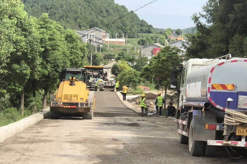 路橋集團搶晴天、戰(zhàn)雨天、斗夜間  全力以赴推進(jìn)國道347項目建設(shè)